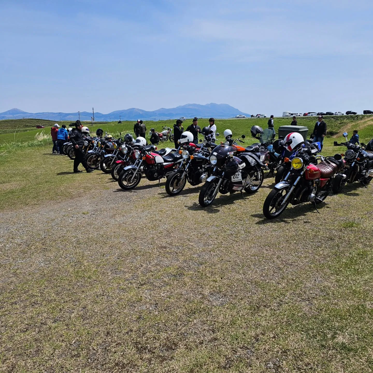本日は個人的にお休みを頂いて、旧友と20年ぶりに大観峰へ🏍️